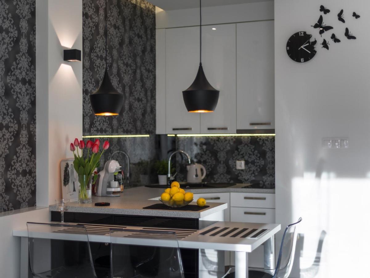 Black Pearl Apartment Краков Экстерьер фото